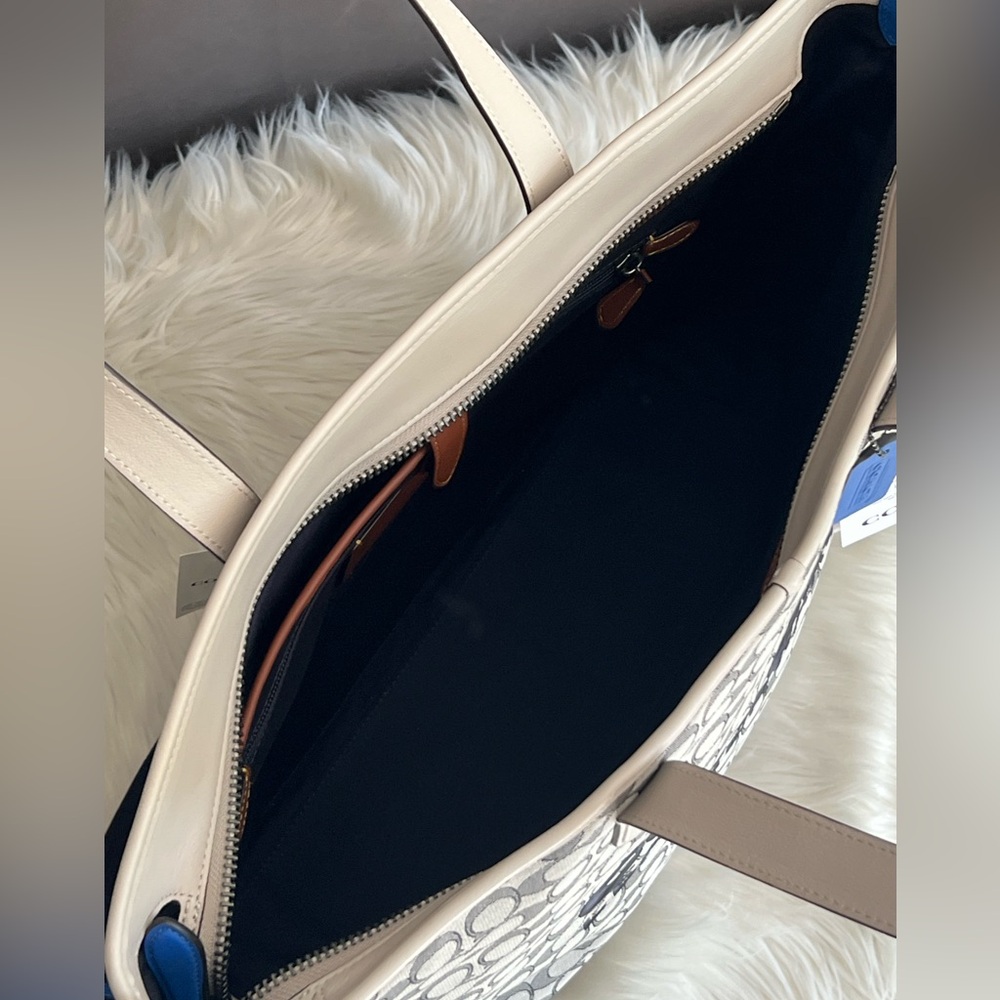💰SOLD - C9159 - Coach League Tote in Signature Jacquard - Picture 9 of 14